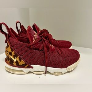 Lebron XVI 'KING' Basketball Shoes in  Leopard Print with Genuine Fur